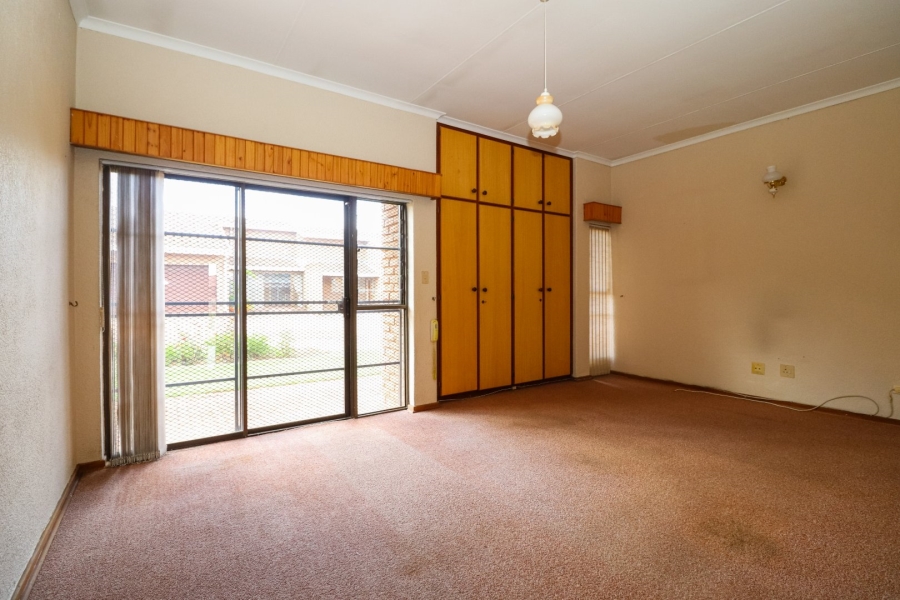 2 Bedroom Property for Sale in Oudorp North West